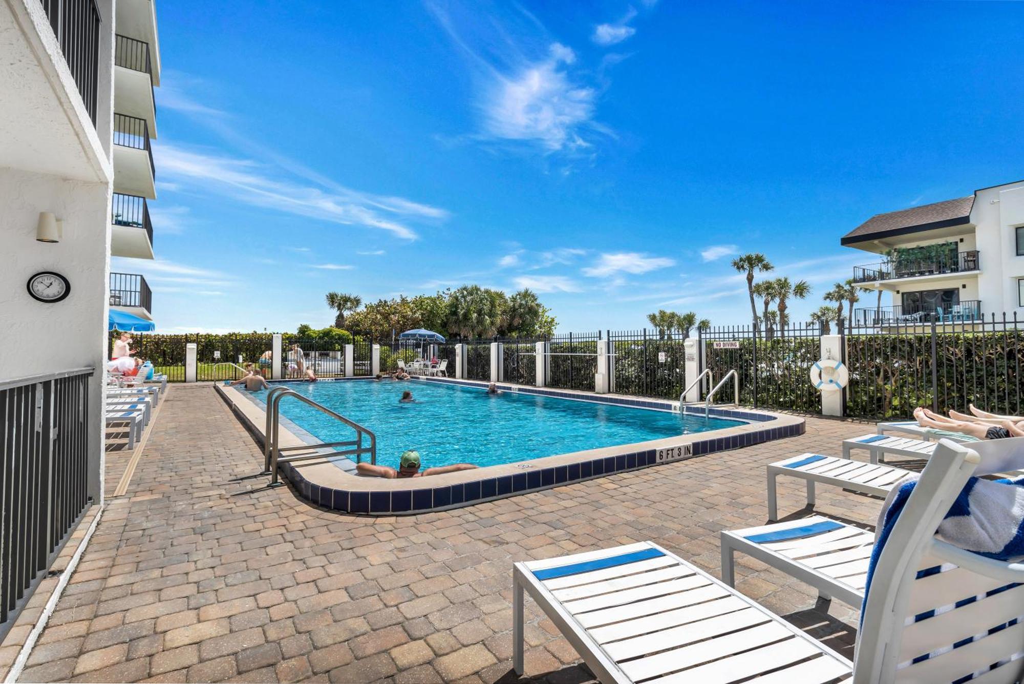 Cape Winds Resort Cape Canaveral Exterior photo